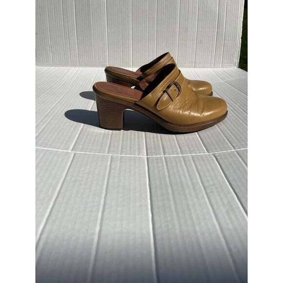 Dansko Womens oyster honey Tan Leather Clog Mules Size 37 (7) With Buckle Detail - Picture 3 of 10